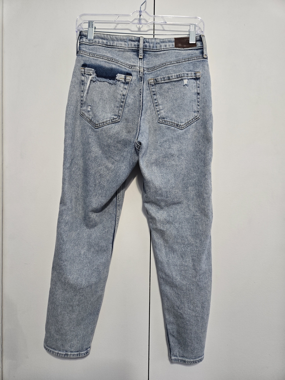 Hollister Curvy High Rise Mom Jeans Light Wash Distressed Women's 26x27 - Picture 5 of 6